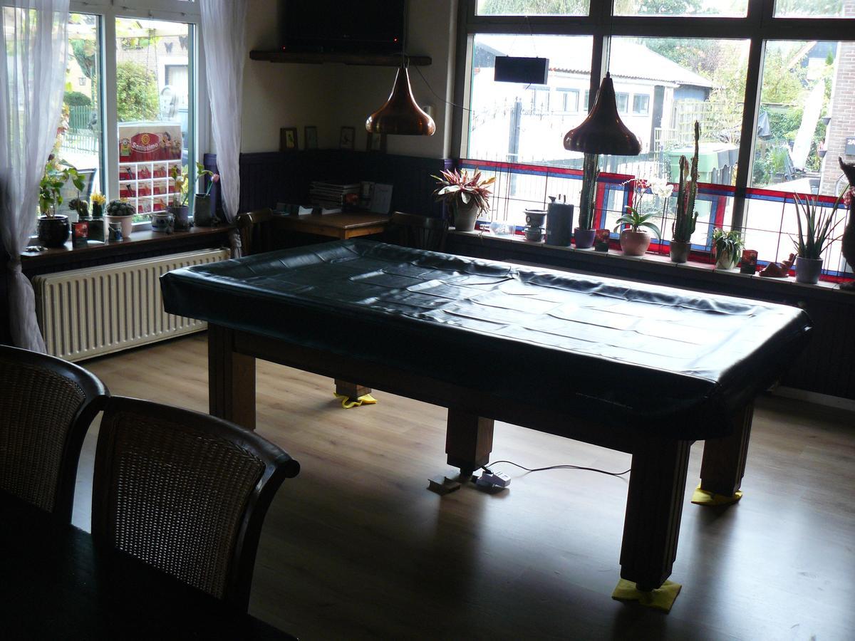 Eetcafe/Pension Nooitgedacht Strijen Exteriör bild